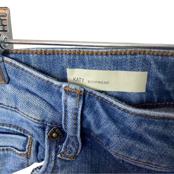 KUT - The Katy Boyfriend Jeans, Casual, Weekend, Coastal, Whiskering, 8 (31”) - Picture 4 of 7